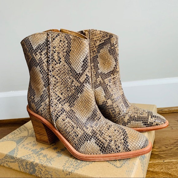 NEW FREE PEOPLE Barclay Ankle SNAKE Boots Size 7 - Picture 11 of 14
